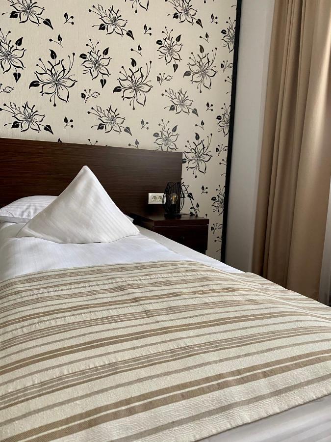 Pensiunea Rix Rooms Focşani المظهر الخارجي الصورة