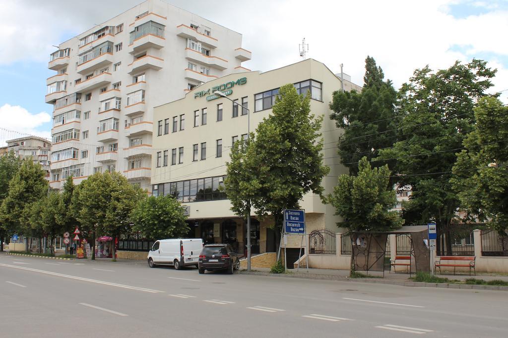 Pensiunea Rix Rooms Focşani المظهر الخارجي الصورة